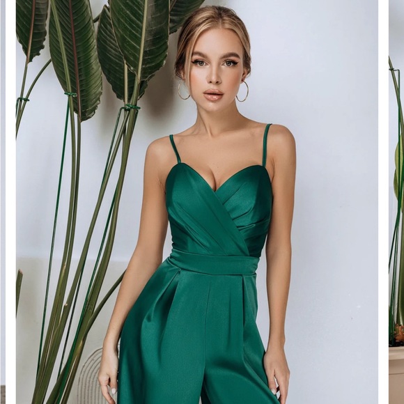 Emerald green jump suit - Picture 3 of 10